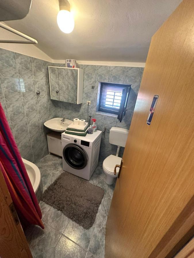 Apartmans Dina And Hana Radeki Polje 50 Apartment Loborika Bagian luar foto