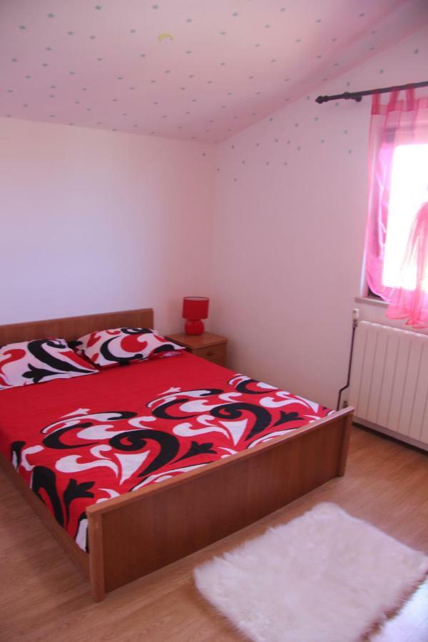Apartmans Dina And Hana Radeki Polje 50 Apartment Loborika Bagian luar foto